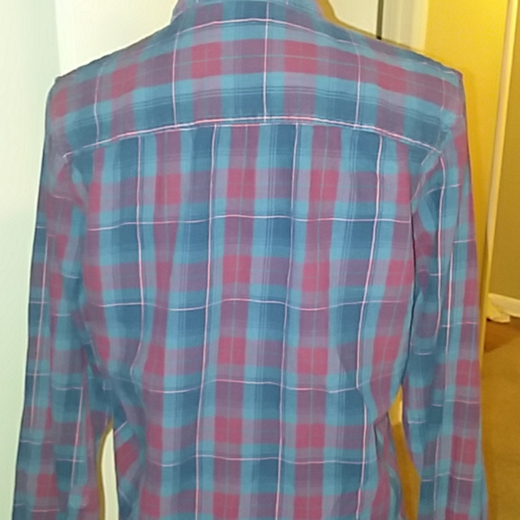 Button down - Picture 3 of 3